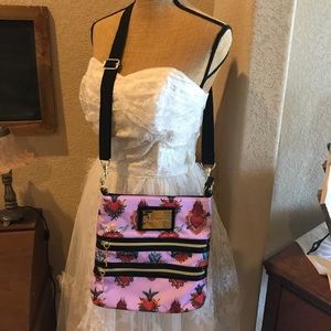 Betsey Johnson “Betseyville” crossover bag
